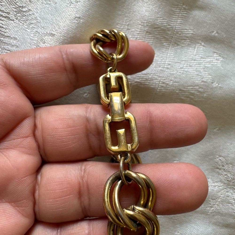 Givenchy Gold Chain Bracelet - Picture 4 of 9